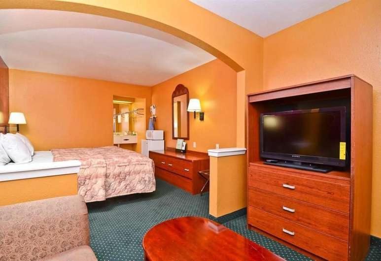 Pine Point Inn & Suites Smithville Exterior photo